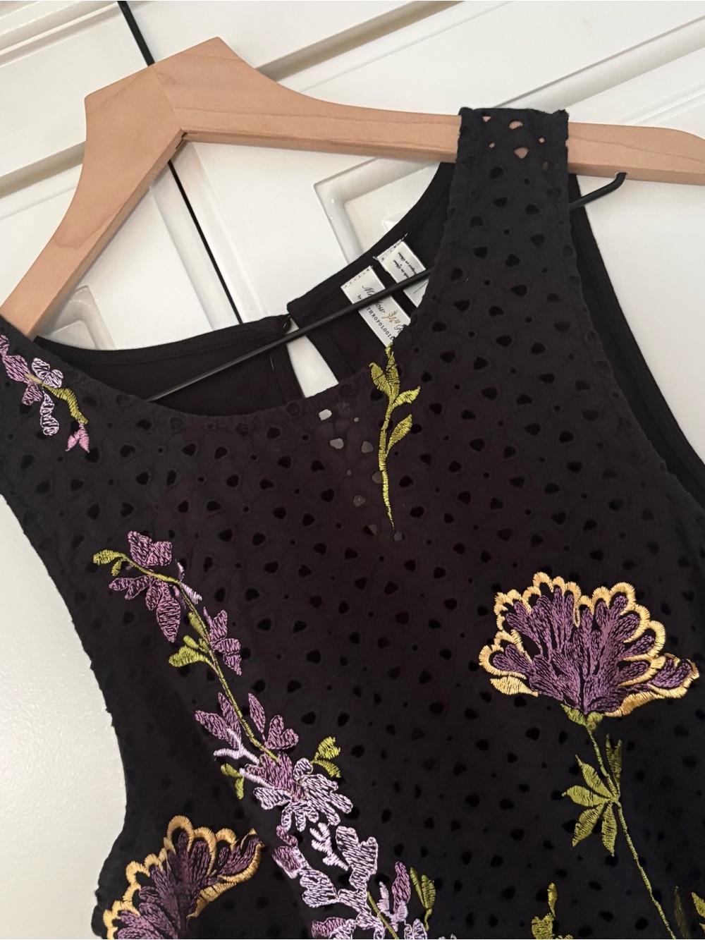 Anthropologie Meadow Rue Small Harriet Purple Floral Embroidered Black Top - Picture 3 of 7